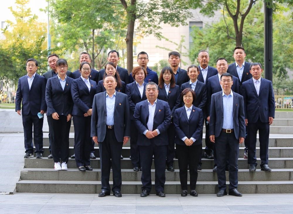 多元團隊凝合力，同舟共濟揚帆起